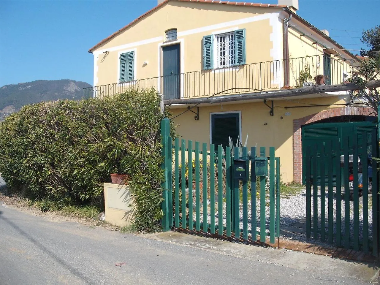 Ca Gialla Bonassola 0*,